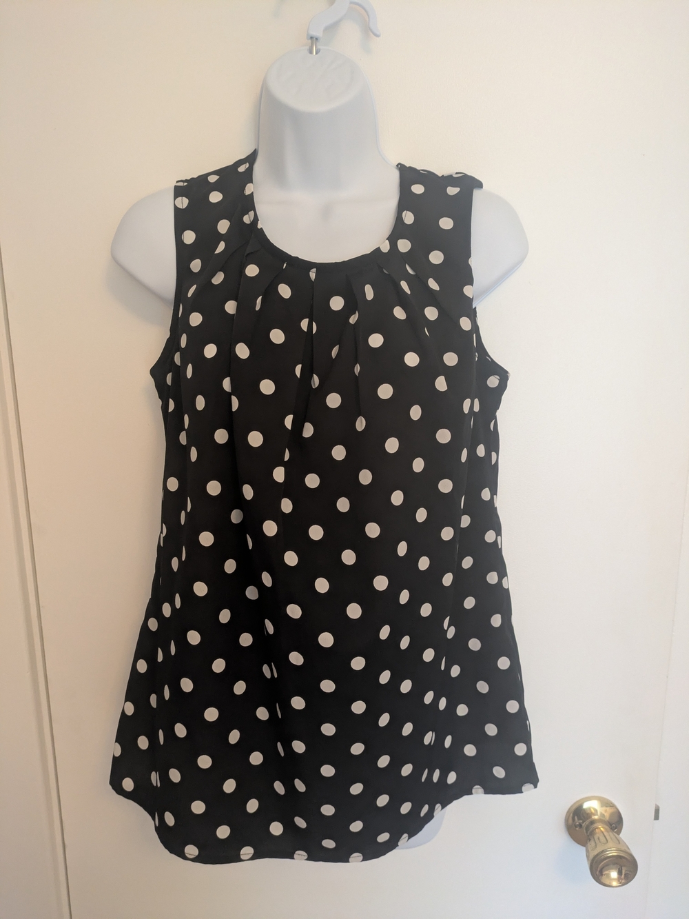 Merona Black and White Polka Dot Sleeveless Blouse Women's Size Medium